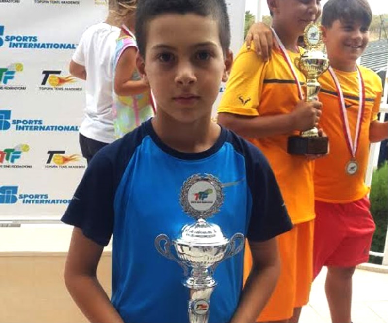 Çınar Turgay 9 yaş turnuvasında 2. oldu.